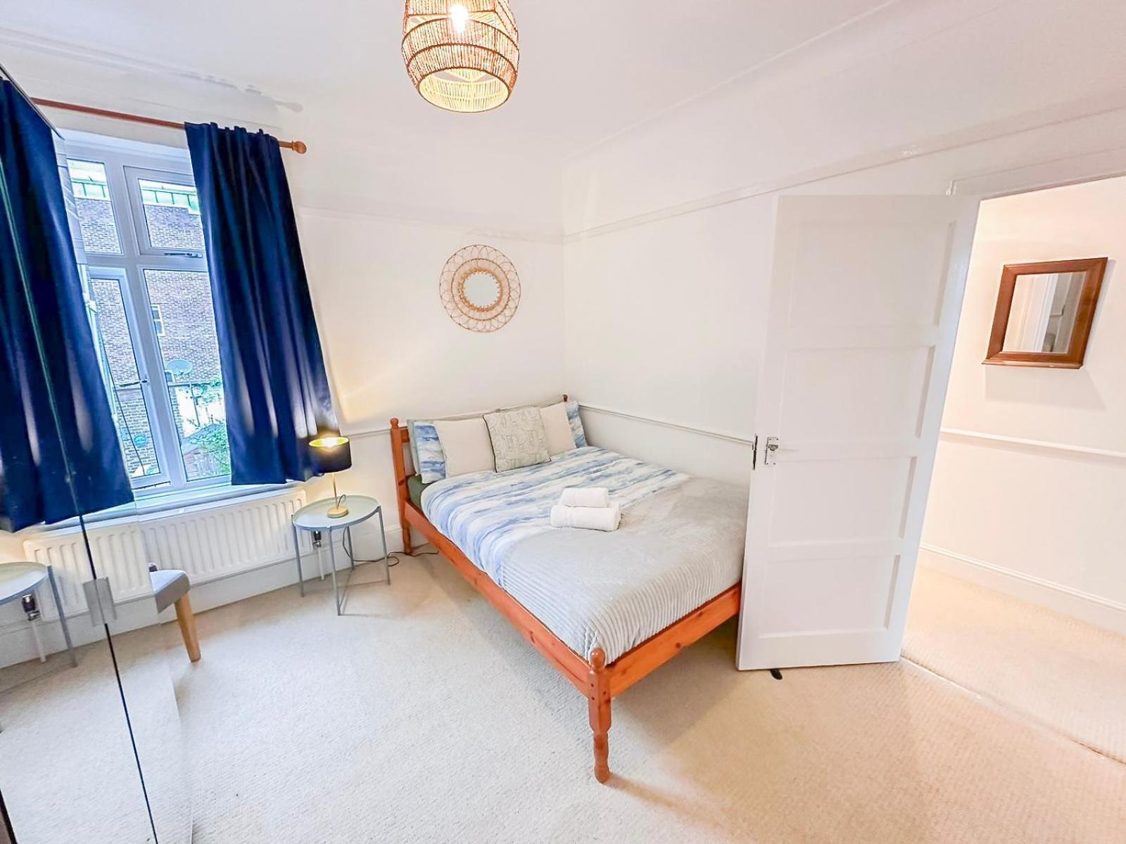 Apartment Lovely 3 Bedroom Maisonette With Private Roof Terrace In Hammersmith
